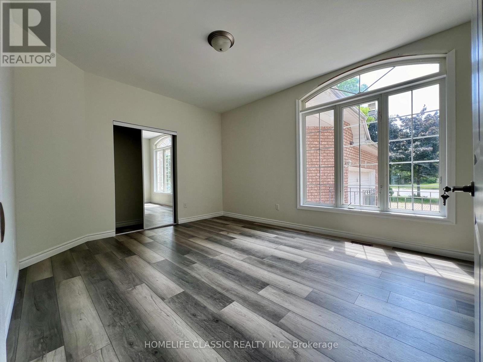 282 Elgin Mills Road W, Richmond Hill, Ontario  L4C 4M2 - Photo 4 - N12529456