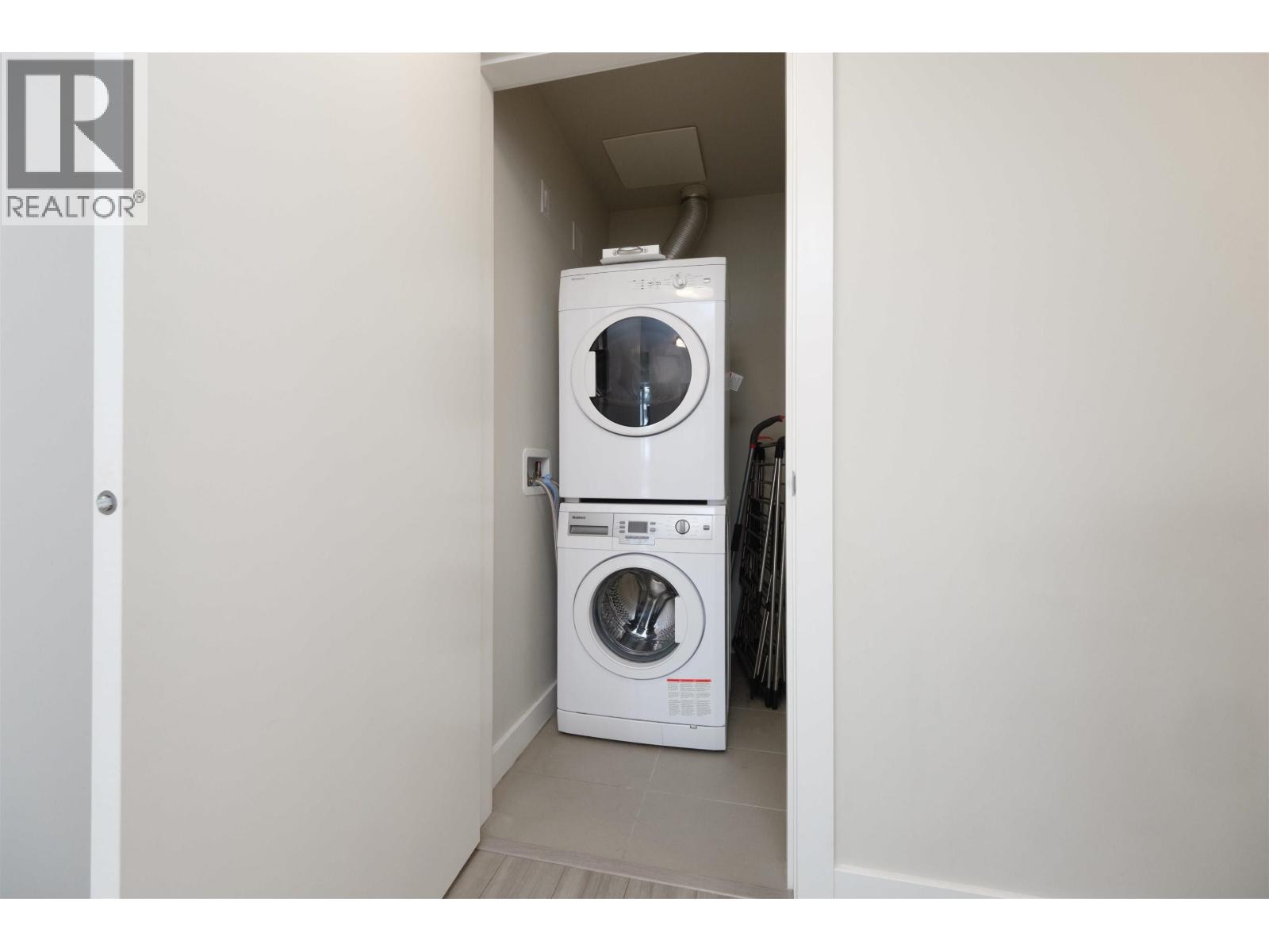 306 602 Como Lake Avenue, Coquitlam, British Columbia  V3J 0G2 - Photo 13 - R3059137