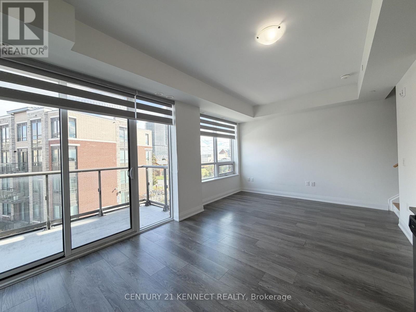 367 - 65 Attmar Drive, Brampton, Ontario  L6P 0Y6 - Photo 2 - W12468101