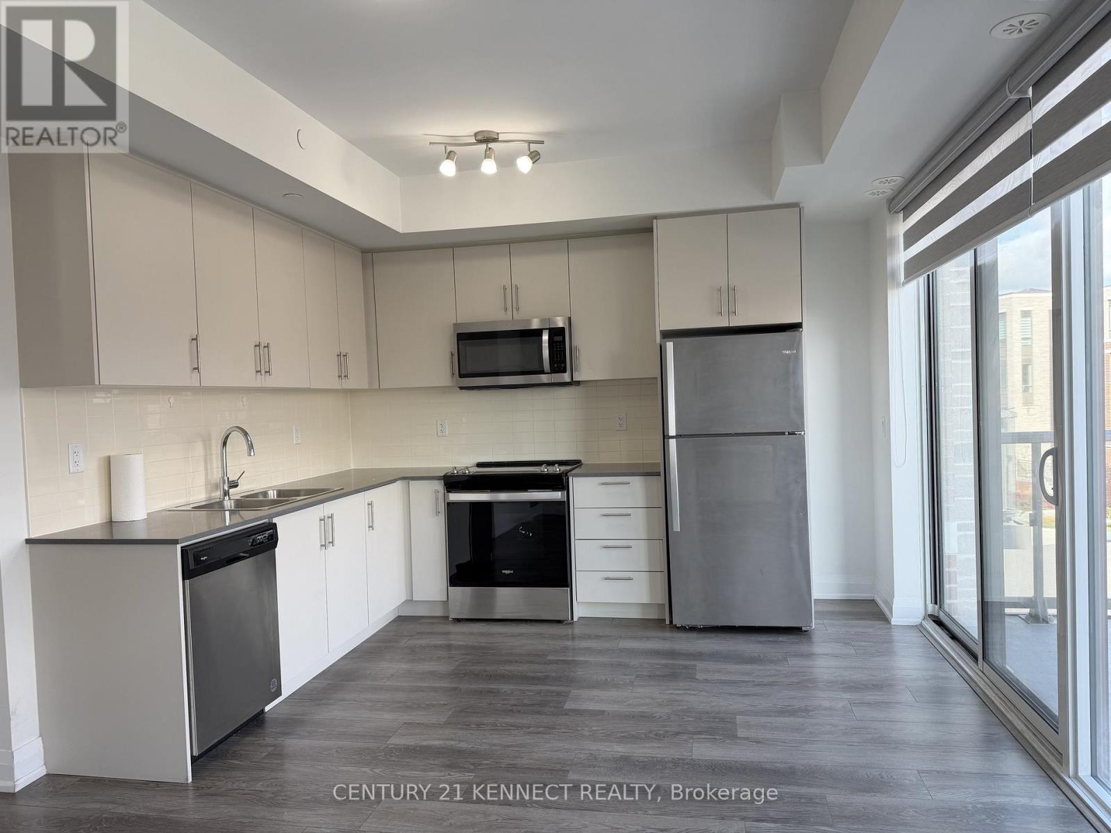 367 - 65 Attmar Drive, Brampton, Ontario  L6P 0Y6 - Photo 3 - W12468101