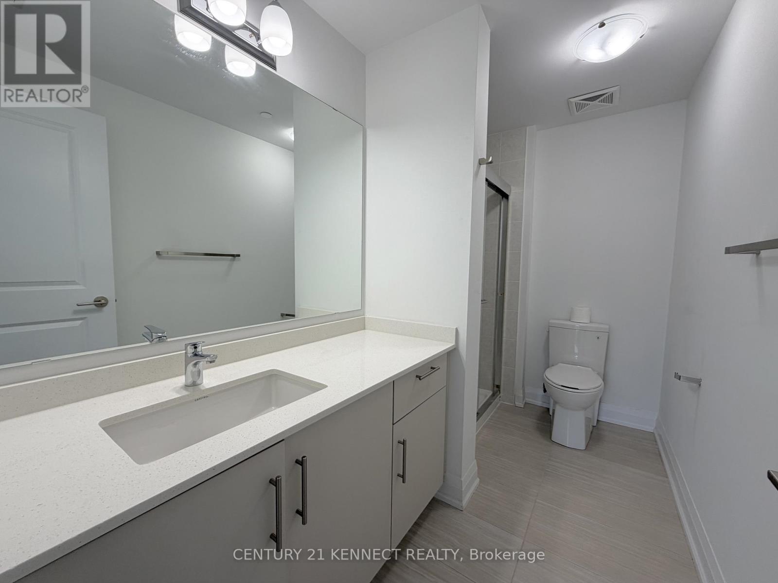 367 - 65 Attmar Drive, Brampton, Ontario  L6P 0Y6 - Photo 7 - W12468101