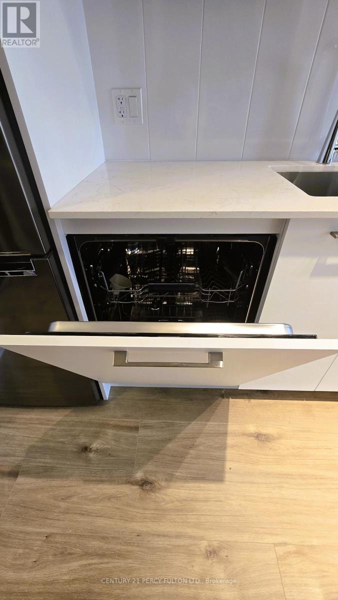 209 - 500 Plains Road E, Burlington, Ontario  L7T 0C8 - Photo 17 - W12519244