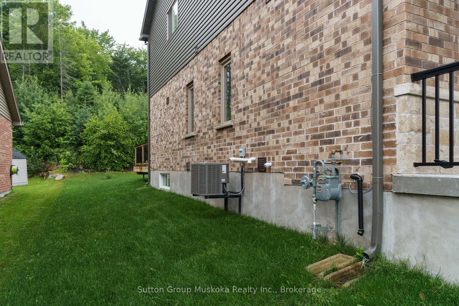 14 Braeside Crescent, Huntsville, Ontario P1H 0C6 - Photo 25 - X12529484