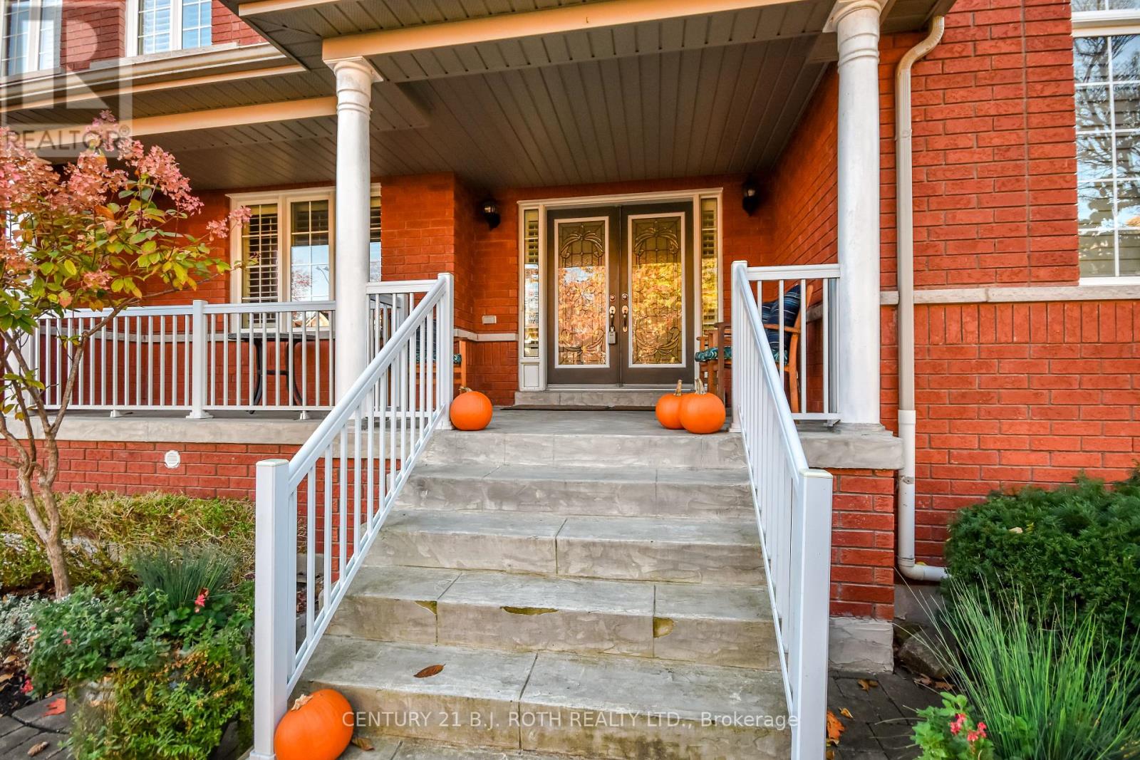 38 Camelot Square, Barrie, Ontario  L4M 0C3 - Photo 2 - S12529442