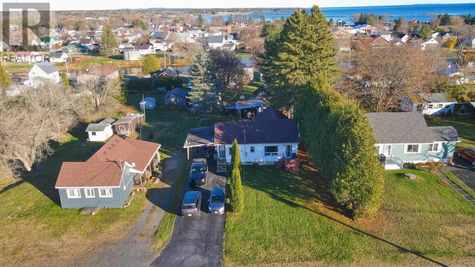 141 Federation St, Thessalon, Ontario  P0R 1L0 - Photo 3 - SM253230