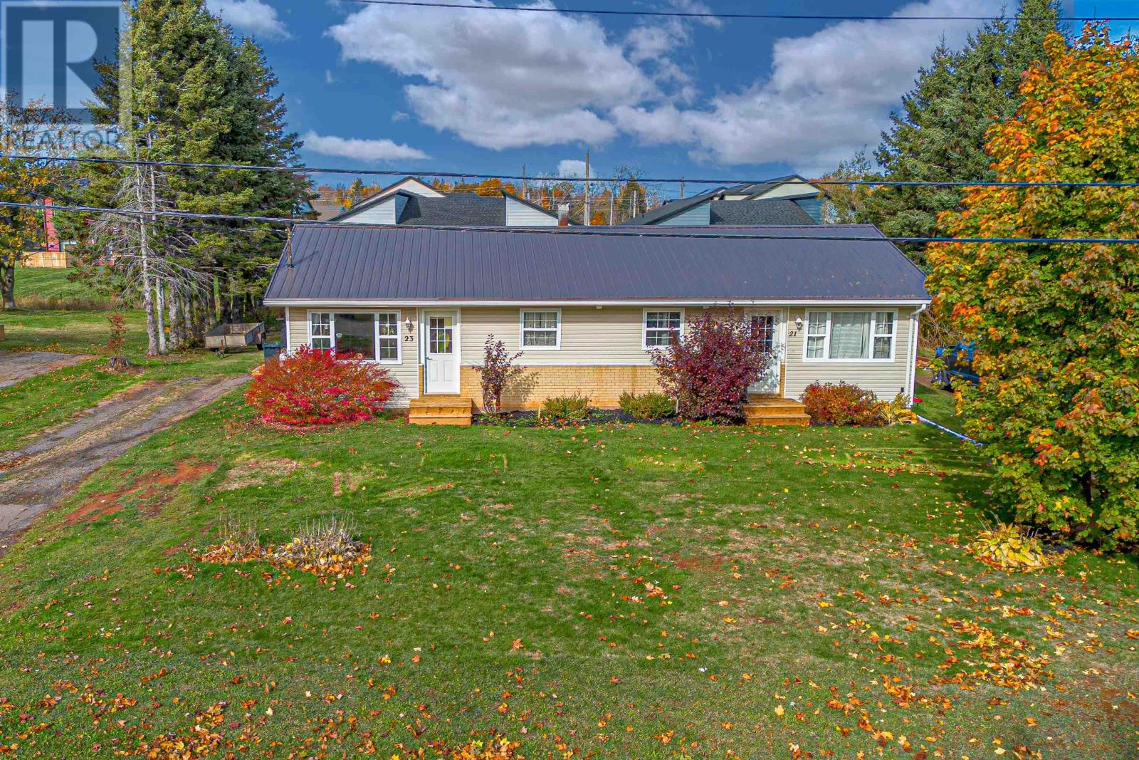 21-23 Thorndale Avenue, Charlottetown, Prince Edward Island  C1E 1T1 - Photo 3 - 202527643