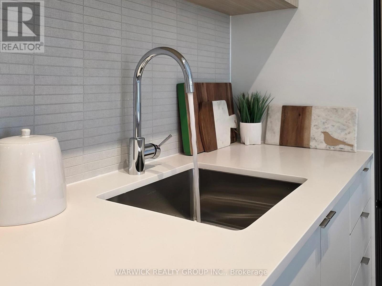 525 - 4365 Bloor Street W, Toronto, Ontario  M9C 1R3 - Photo 17 - W12529388