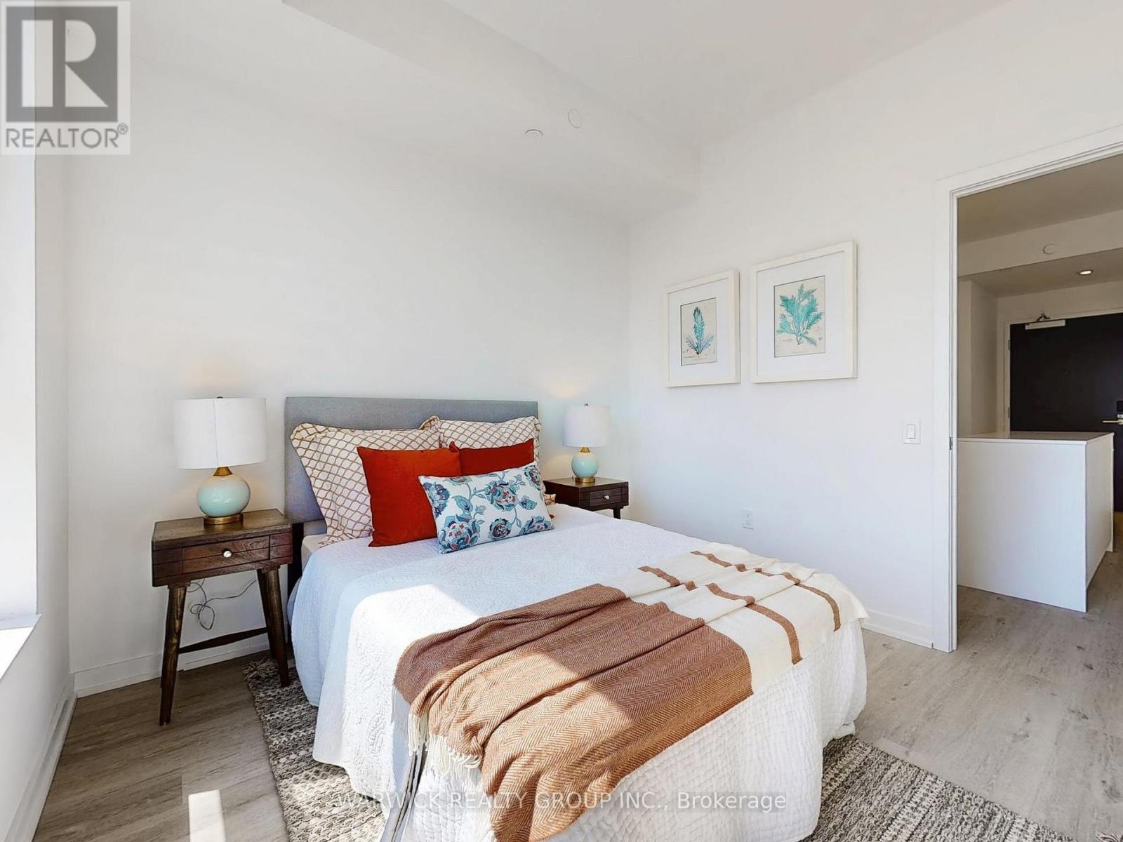 525 - 4365 Bloor Street W, Toronto, Ontario  M9C 1R3 - Photo 32 - W12529388