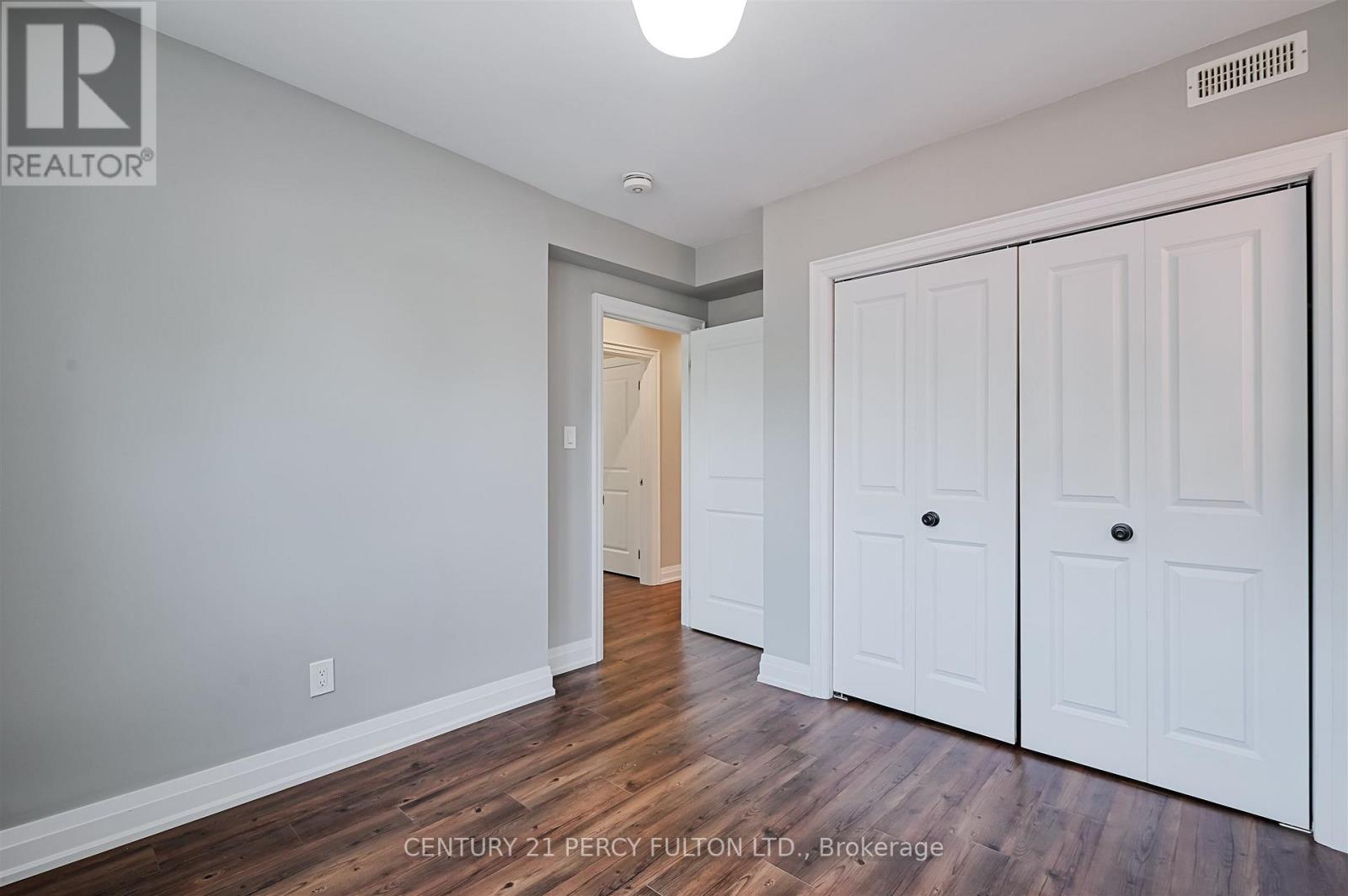 Upper - 4 Westholme Avenue, Toronto, Ontario  M6P 3B8 - Photo 14 - W12529392