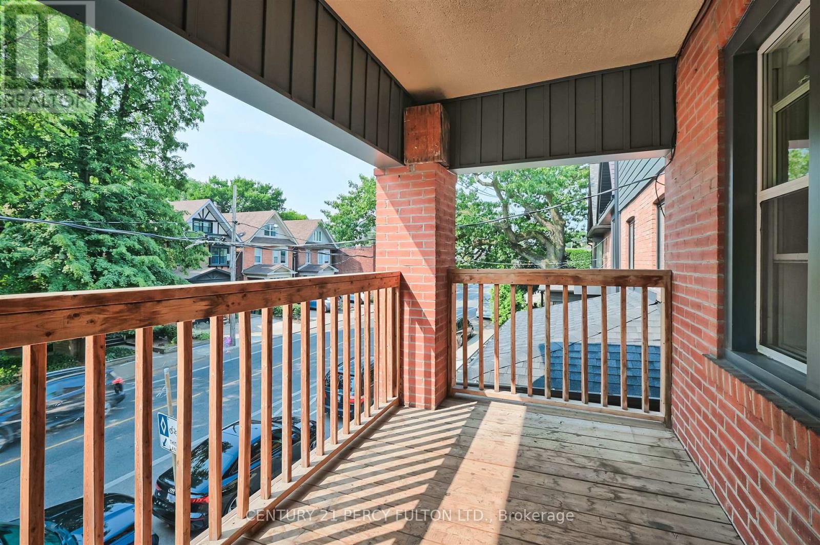 Upper - 4 Westholme Avenue, Toronto, Ontario  M6P 3B8 - Photo 17 - W12529392