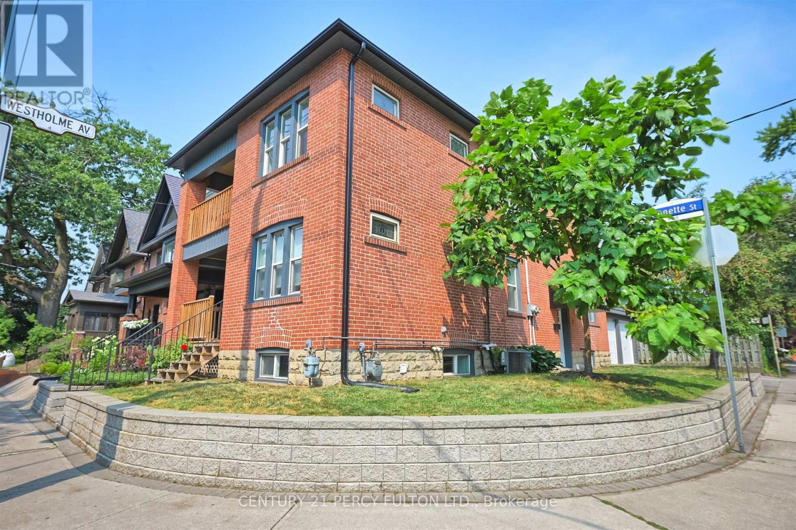 Upper - 4 Westholme Avenue, Toronto, Ontario  M6P 3B8 - Photo 3 - W12529392