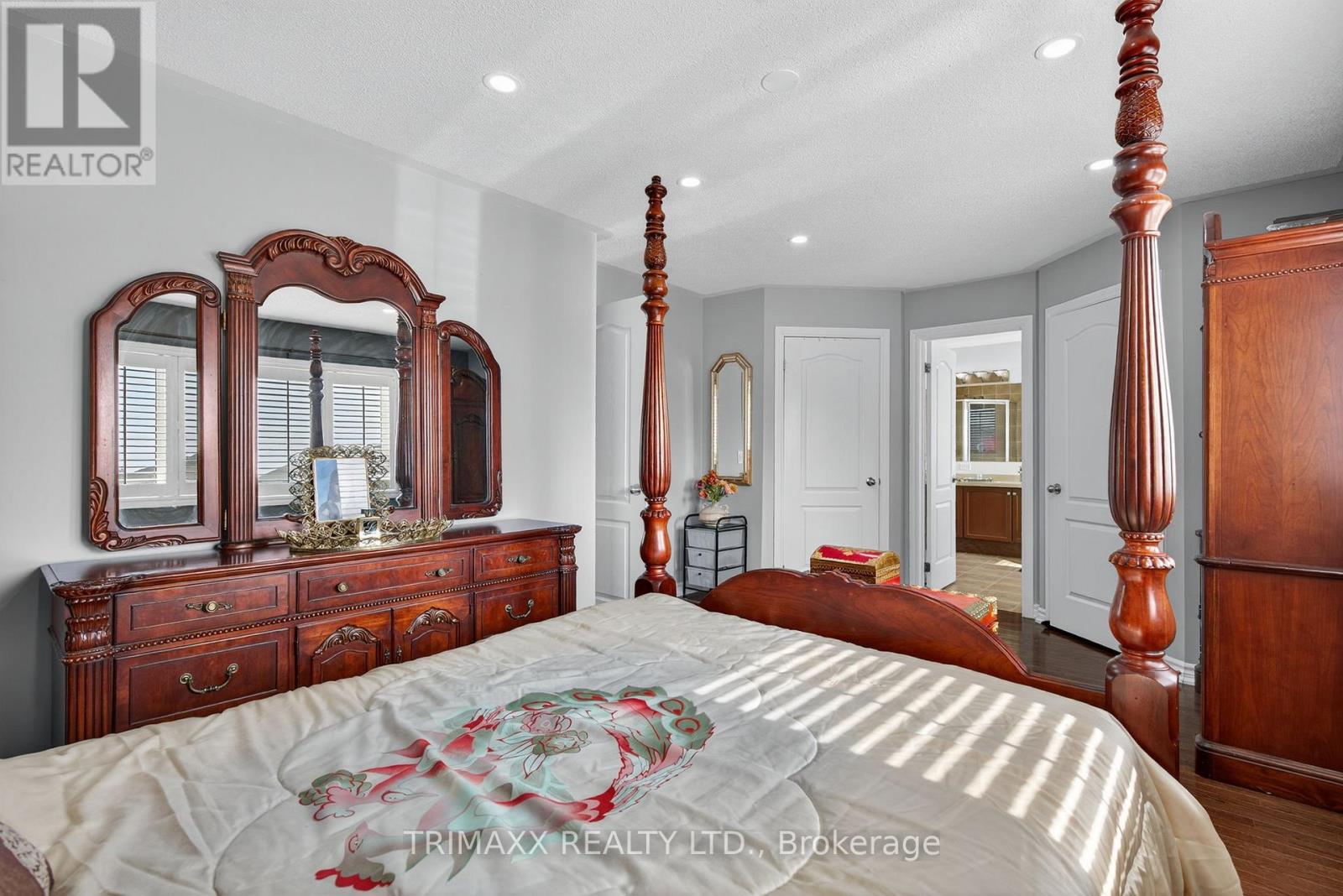 30 Learmont Avenue, Caledon, Ontario  L7C 3N3 - Photo 16 - W12529410