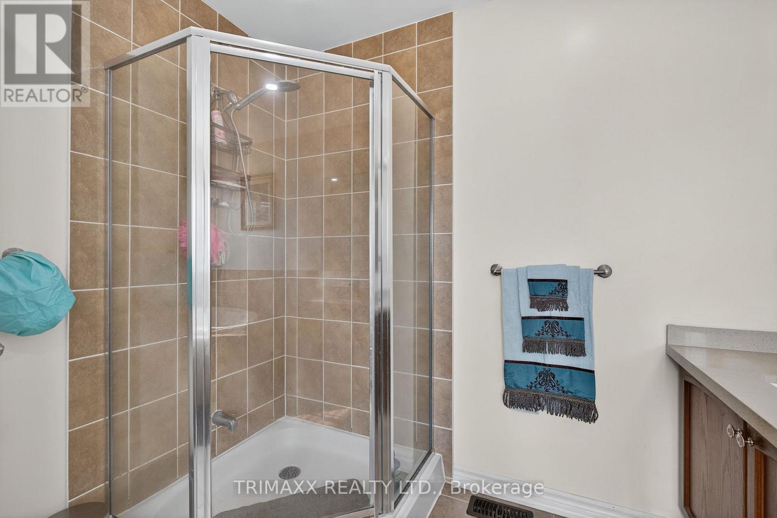 30 Learmont Avenue, Caledon, Ontario  L7C 3N3 - Photo 22 - W12529410