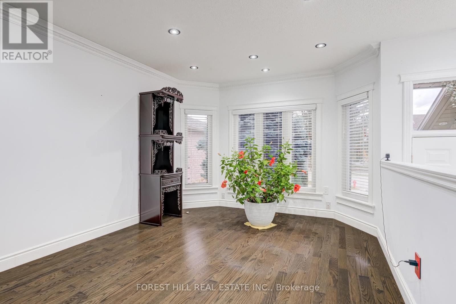 5309 Mcfarren Boulevard, Mississauga, Ontario  L5M 6C2 - Photo 6 - W12529438