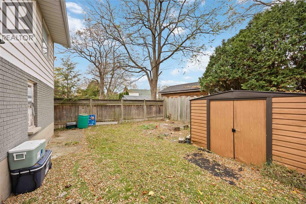 2006 Olive Avenue, Sarnia, Ontario  N0N 1C0 - Photo 39 - 25028452