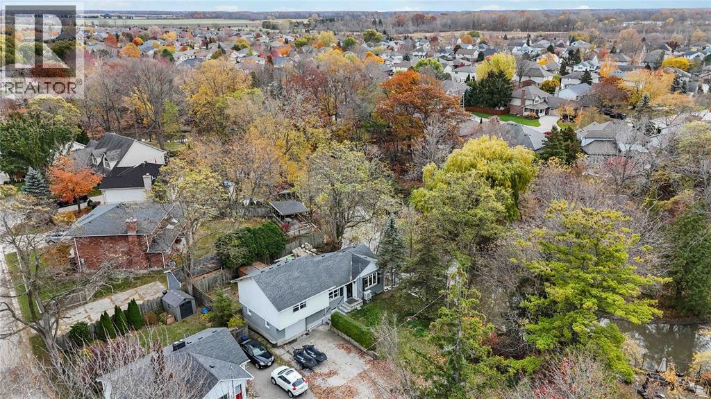 2006 Olive Avenue, Sarnia, Ontario  N0N 1C0 - Photo 49 - 25028452