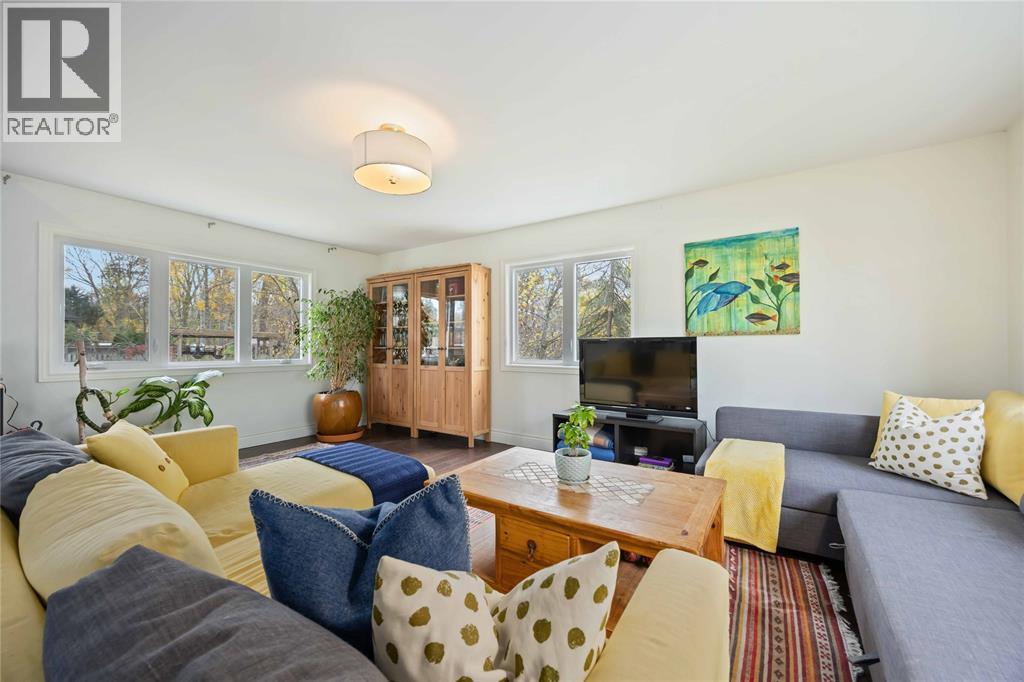 2006 Olive Avenue, Sarnia, Ontario  N0N 1C0 - Photo 8 - 25028452