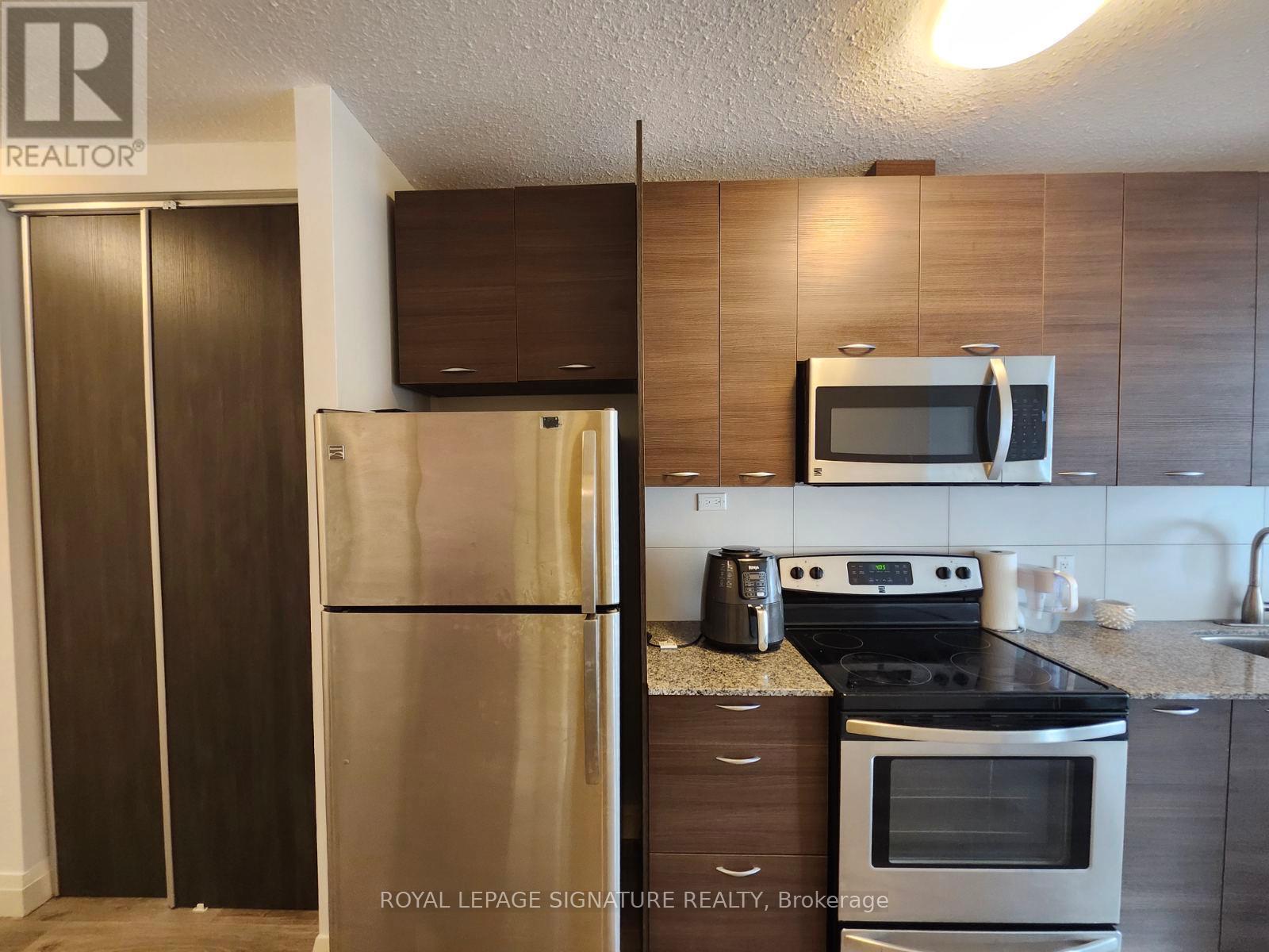 217 - 318 Spruce Street W, Waterloo, Ontario  N2L 3M7 - Photo 3 - X12529414