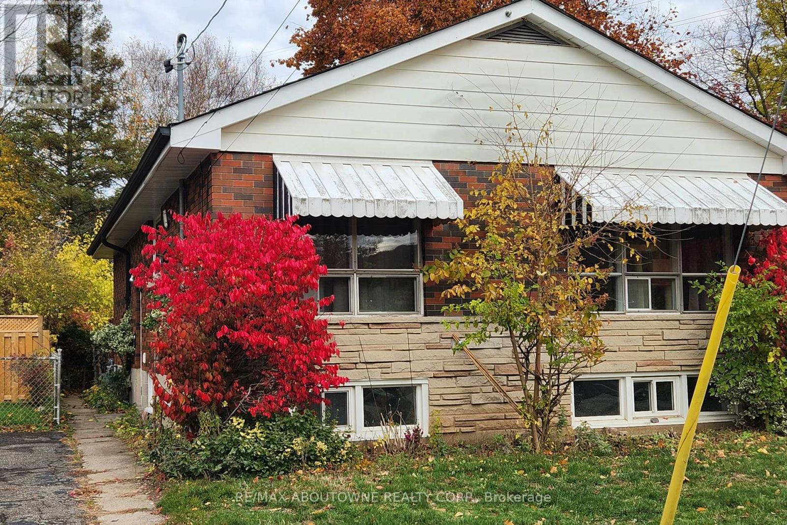 12 RAMSEY CRESCENT, Hamilton, Ontario