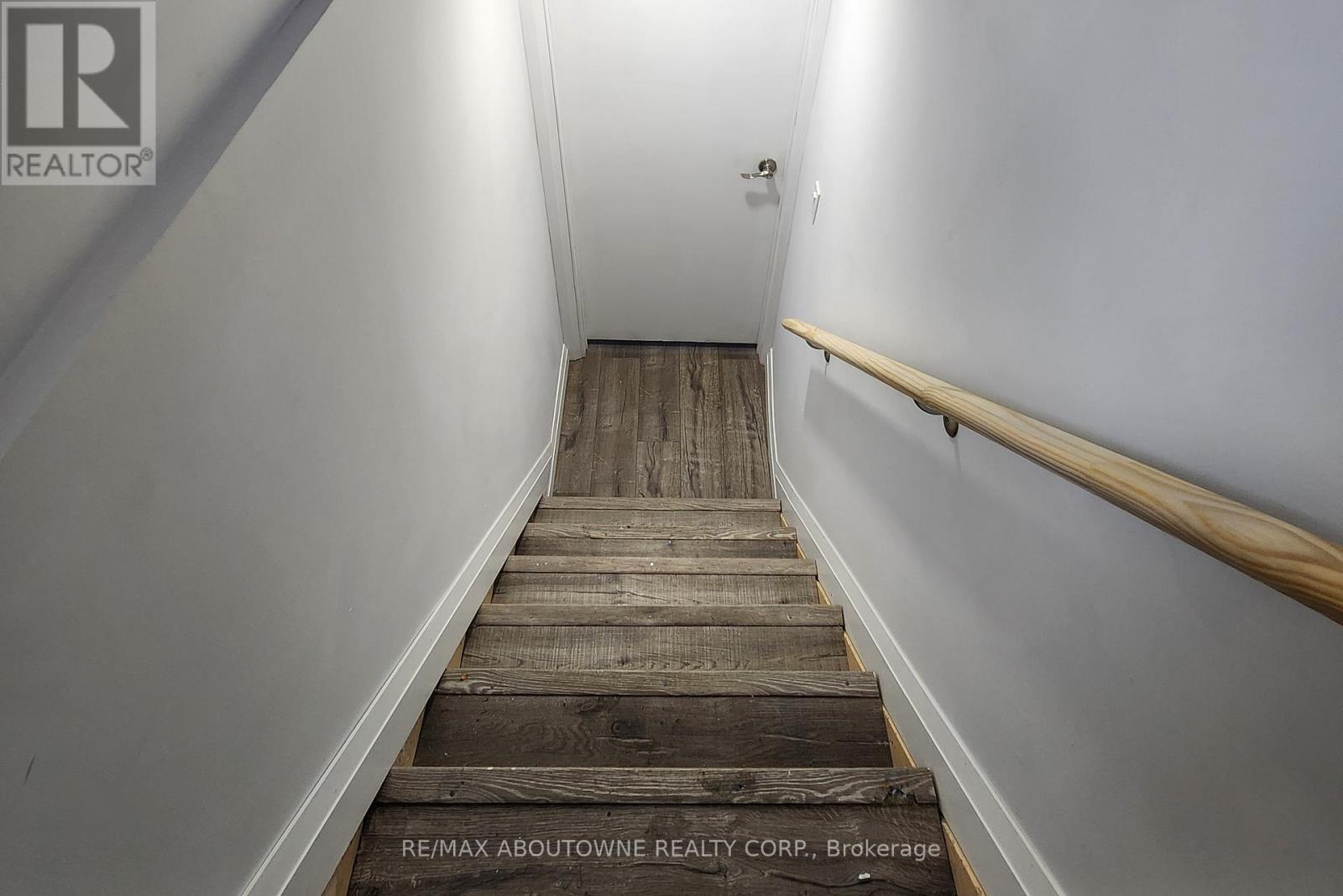 12 Ramsey Crescent, Hamilton, Ontario  L8S 2N2 - Photo 3 - X12529428