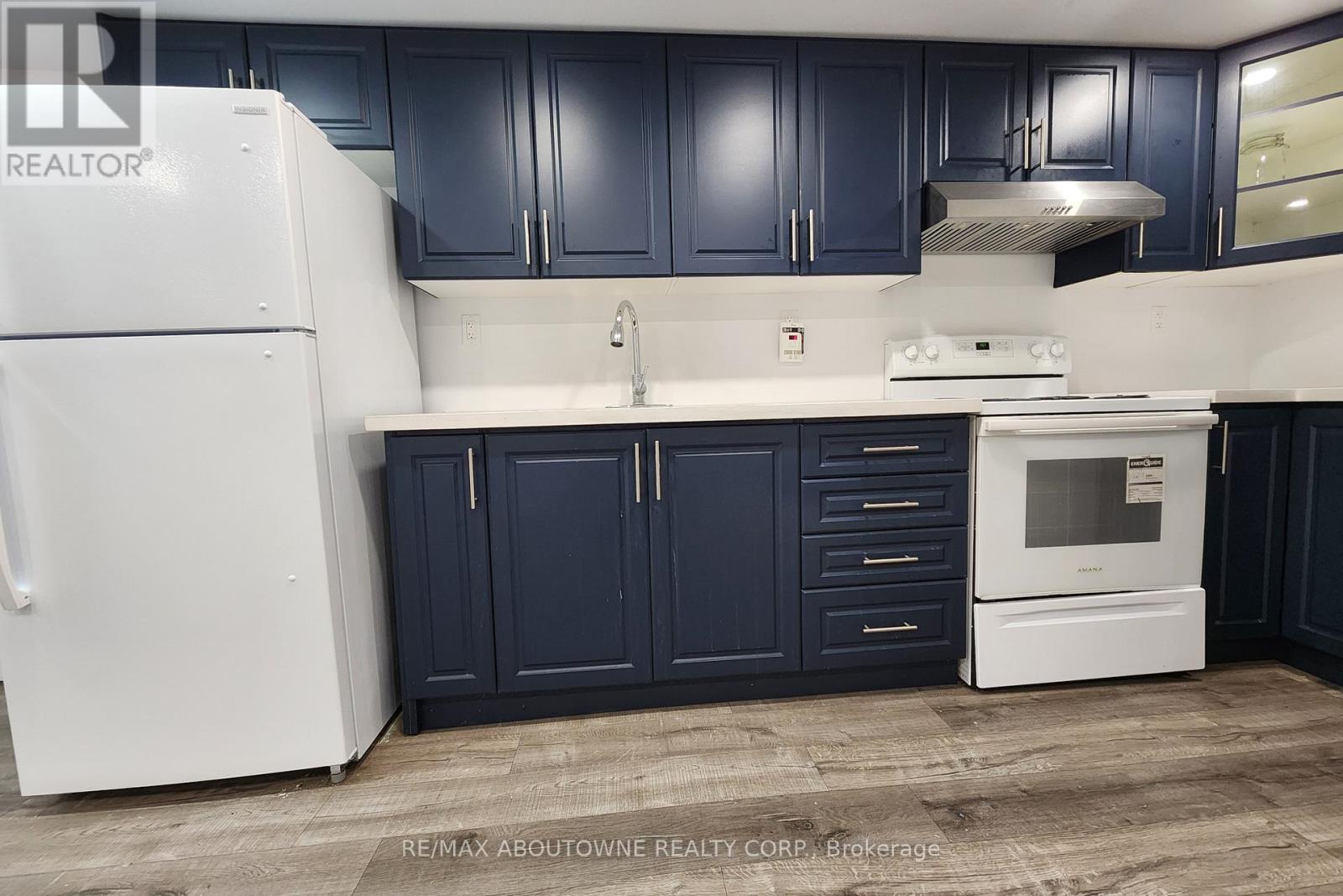 12 Ramsey Crescent, Hamilton, Ontario  L8S 2N2 - Photo 6 - X12529428