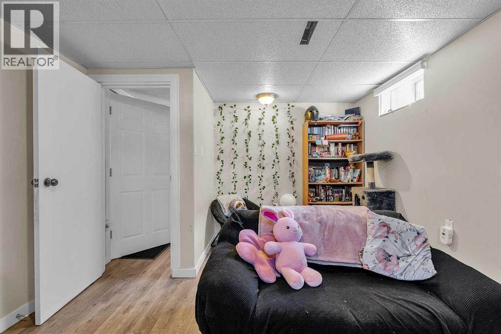 28 Hilton Avenue Nw, Calgary, Alberta  T2K 2H2 - Photo 30 - A2257158