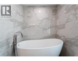 11 2425 EDGEMONT BOULEVARD