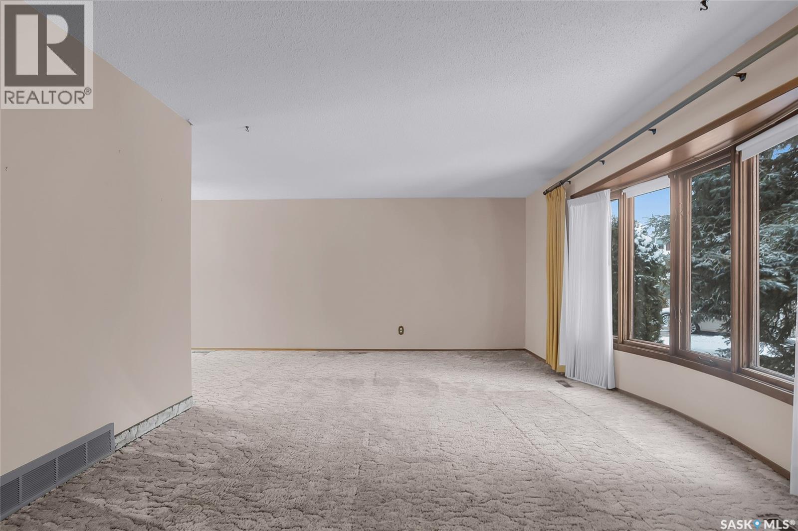 58 Albany Crescent, Saskatoon, Saskatchewan  S7K 1J3 - Photo 4 - SK023753