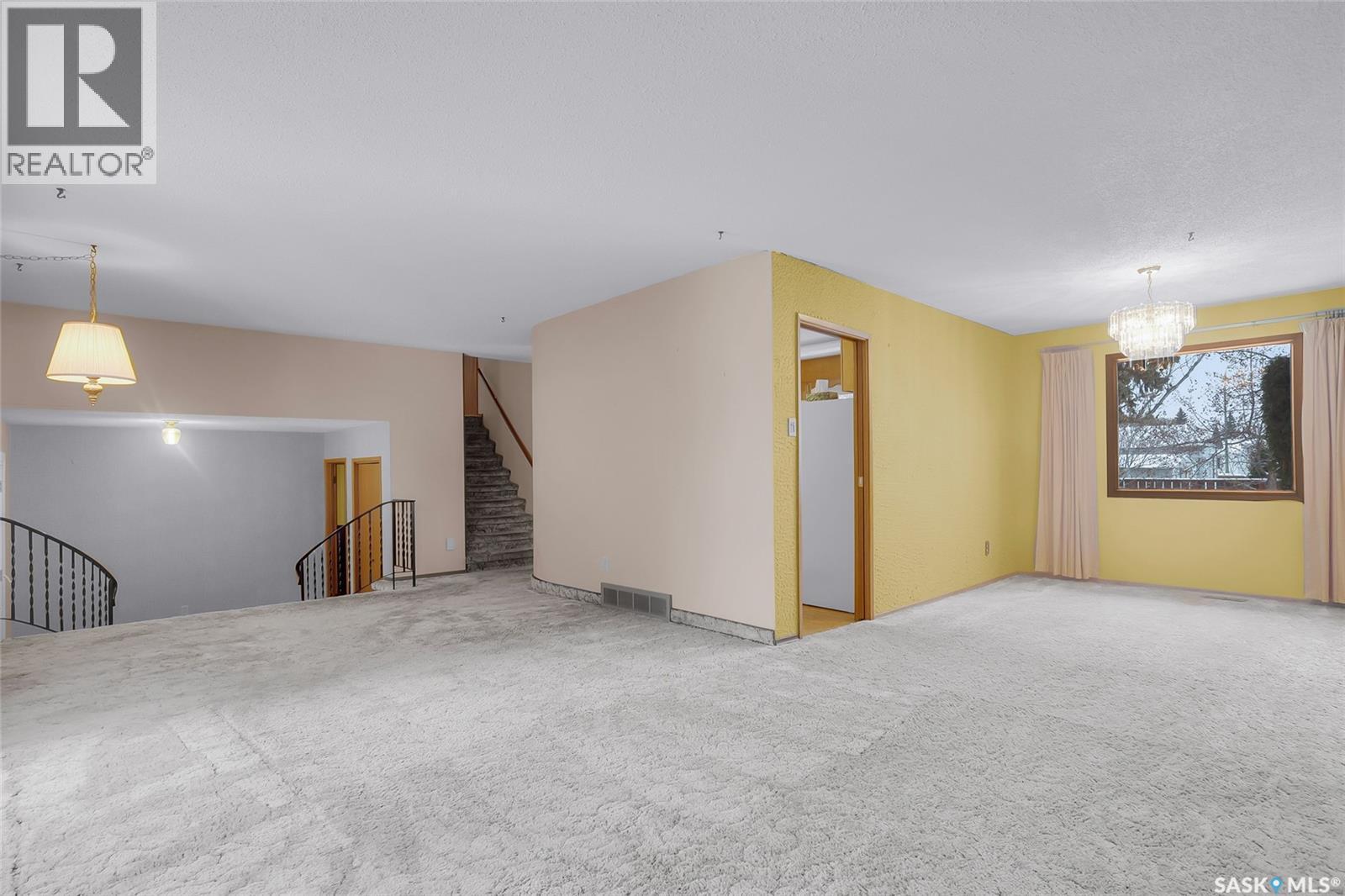 58 Albany Crescent, Saskatoon, Saskatchewan  S7K 1J3 - Photo 5 - SK023753