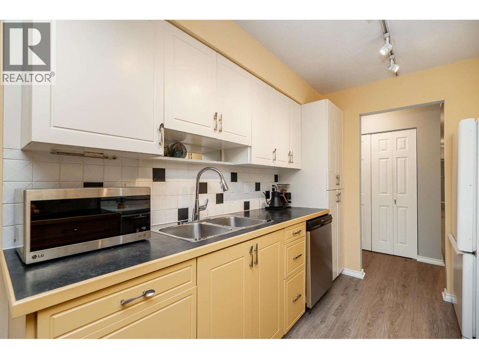 305 720 Eighth Avenue, New Westminster, British Columbia  V3M 2R3 - Photo 9 - R3066105