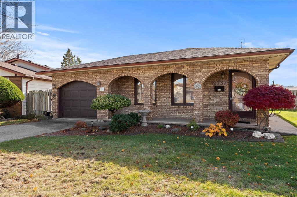 2737 Bramley Crescent, Windsor, Ontario  N8W 4X2 - Photo 2 - 25028474