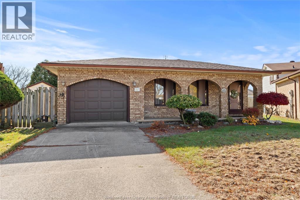 2737 Bramley Crescent, Windsor, Ontario  N8W 4X2 - Photo 3 - 25028474