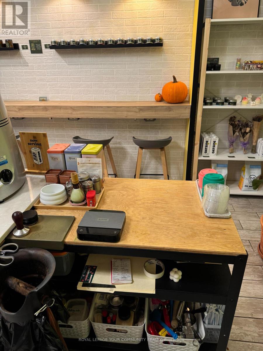 101 - 799 College Street, Toronto, Ontario  M6G 1C7 - Photo 5 - C12529490