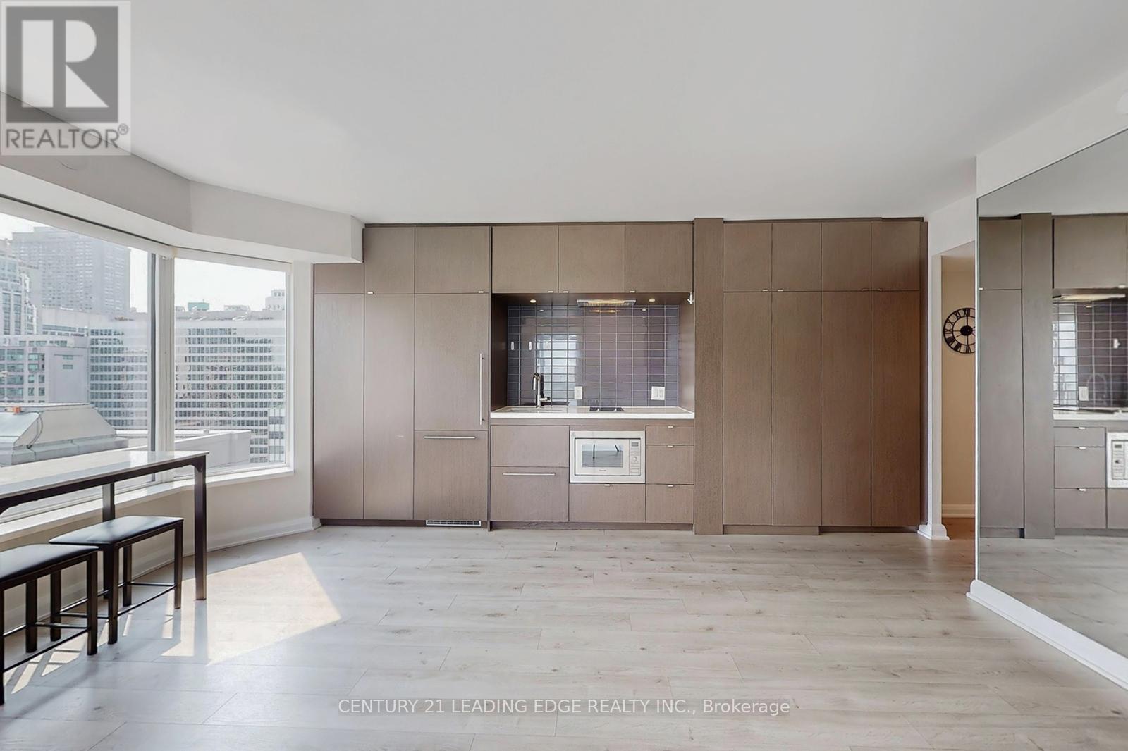 1704 - 155 Yorkville Avenue, Toronto, Ontario  M5R 0B4 - Photo 6 - C12529552