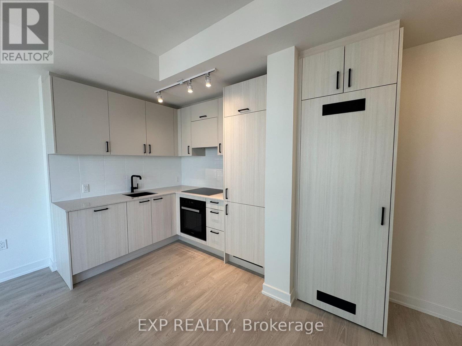 712 - 1 Quarrington Lane, Toronto, Ontario  M3C 0S4 - Photo 4 - C12529590