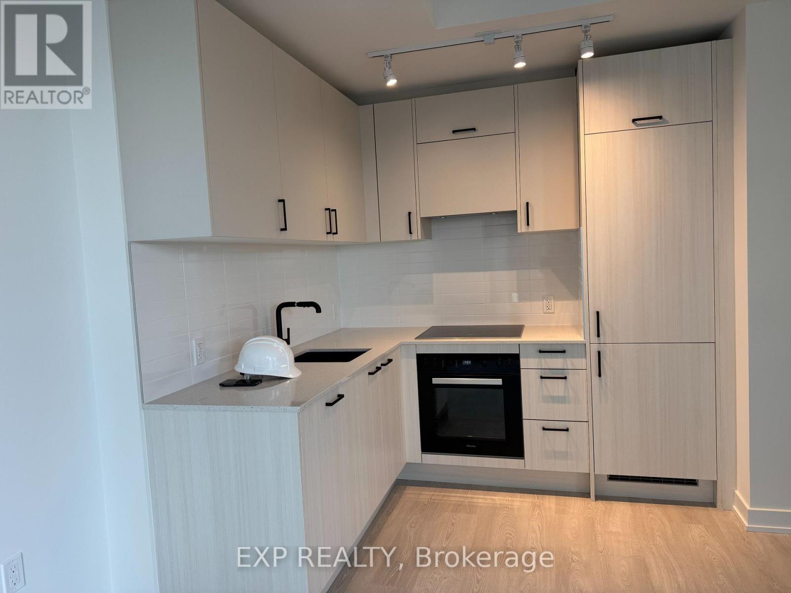 712 - 1 Quarrington Lane, Toronto, Ontario  M3C 0S4 - Photo 5 - C12529590