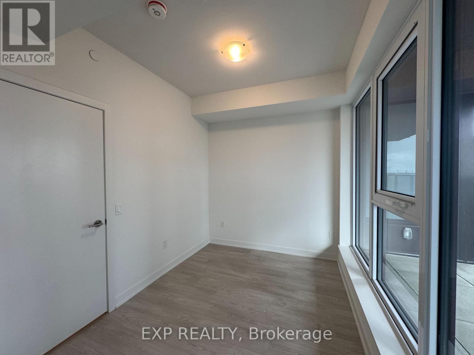 712 - 1 Quarrington Lane, Toronto, Ontario  M3C 0S4 - Photo 9 - C12529590