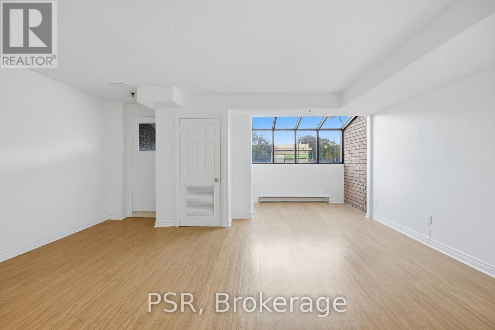 7 - 3314 Yonge Street, Toronto, Ontario  M4N 2M4 - Photo 4 - C12529674