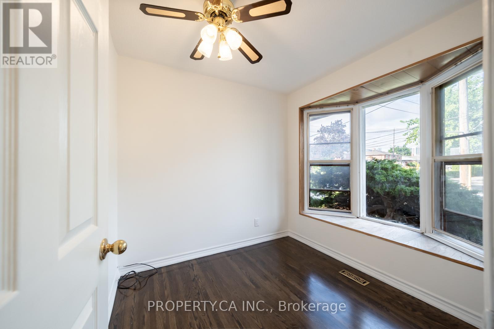 98 Tanjoe Crescent, Toronto, Ontario  M2M 1P7 - Photo 3 - C12529698