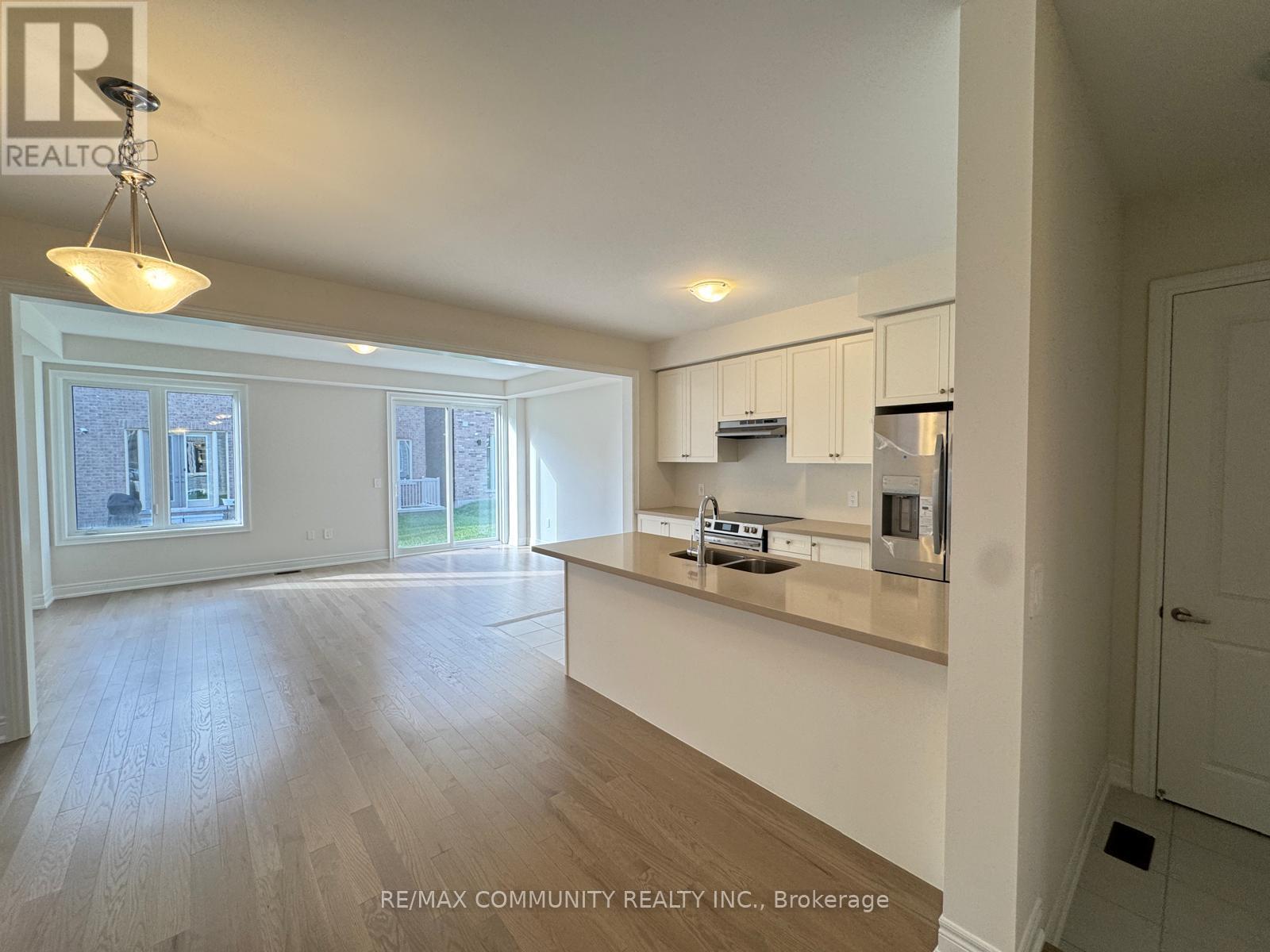 2978 Gatestone Path, Pickering, Ontario  L1X 2R5 - Photo 4 - E12529516