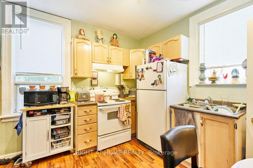 562 Simcoe Street S, Oshawa, Ontario  L1H 4K2 - Photo 10 - E12529718