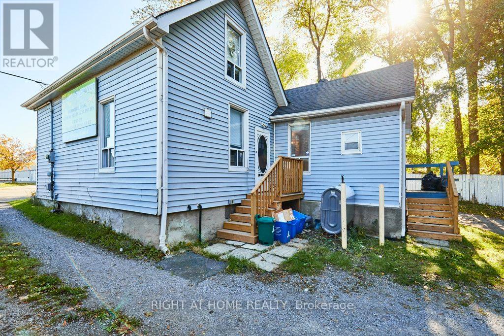 562 Simcoe Street S, Oshawa, Ontario  L1H 4K2 - Photo 5 - E12529718