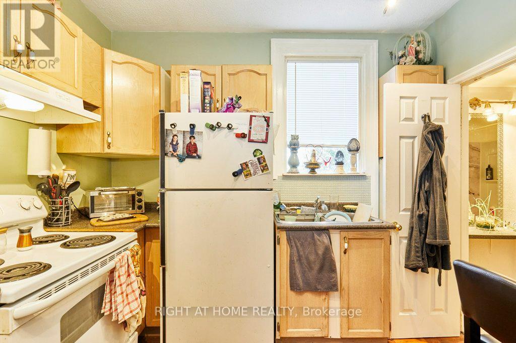 562 Simcoe Street S, Oshawa, Ontario  L1H 4K2 - Photo 10 - E12529724