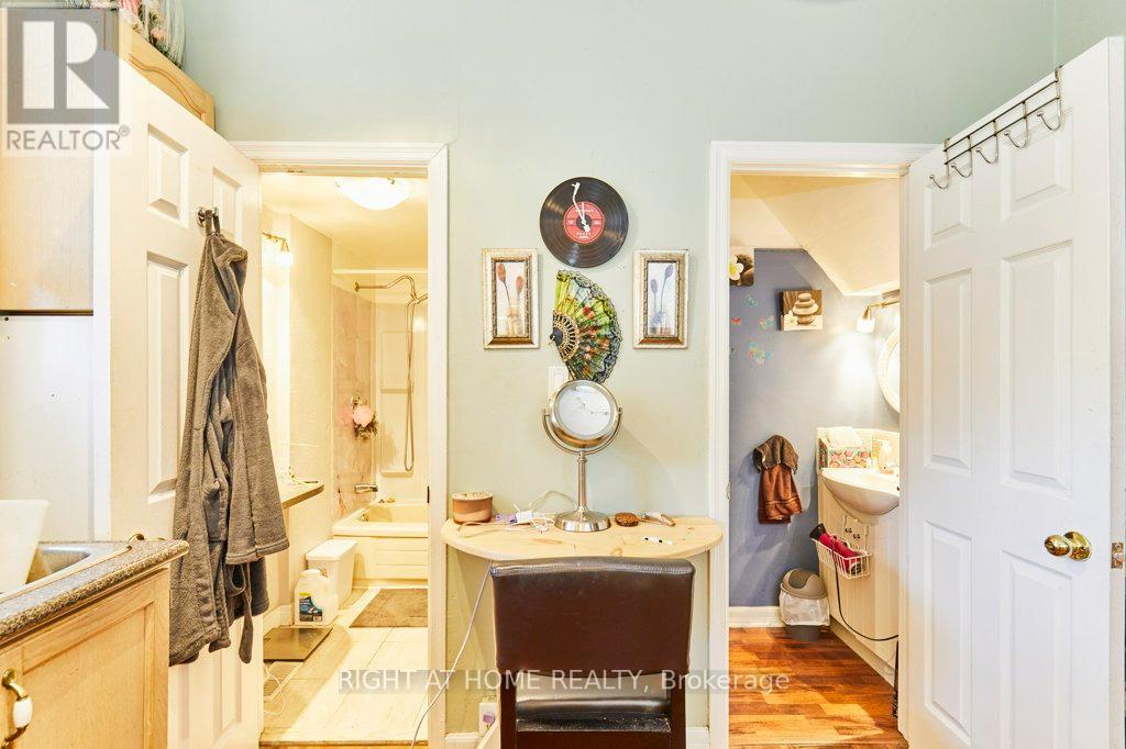 562 Simcoe Street S, Oshawa, Ontario  L1H 4K2 - Photo 11 - E12529724