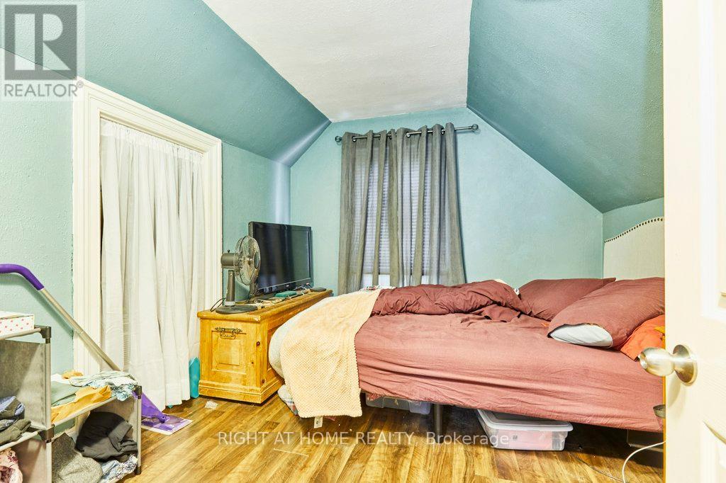 562 Simcoe Street S, Oshawa, Ontario  L1H 4K2 - Photo 16 - E12529724