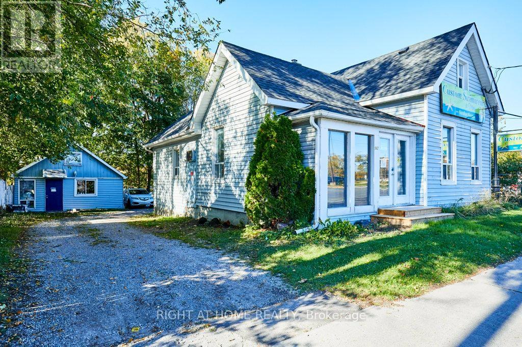 562 Simcoe Street S, Oshawa, Ontario  L1H 4K2 - Photo 2 - E12529724