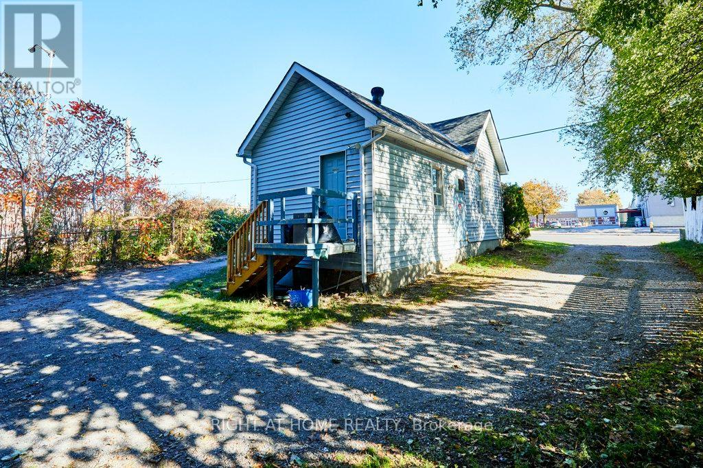 562 Simcoe Street S, Oshawa, Ontario  L1H 4K2 - Photo 8 - E12529724