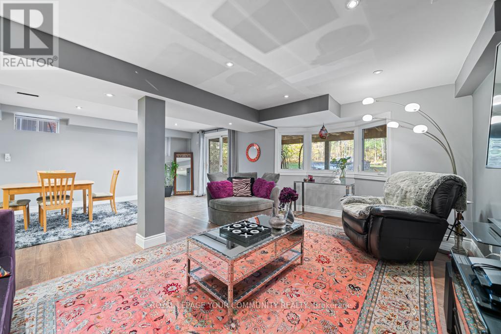 107 Westbury Court, Richmond Hill, Ontario  L4S 2L3 - Photo 26 - N12528740