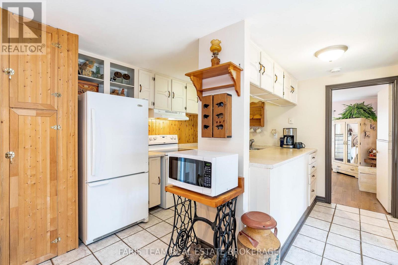 13 Cayuga Court, Oro-Medonte, Ontario  L0K 1E0 - Photo 3 - S12489658