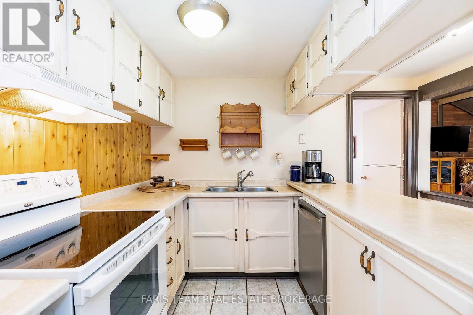 13 Cayuga Court, Oro-Medonte, Ontario  L0K 1E0 - Photo 4 - S12489658